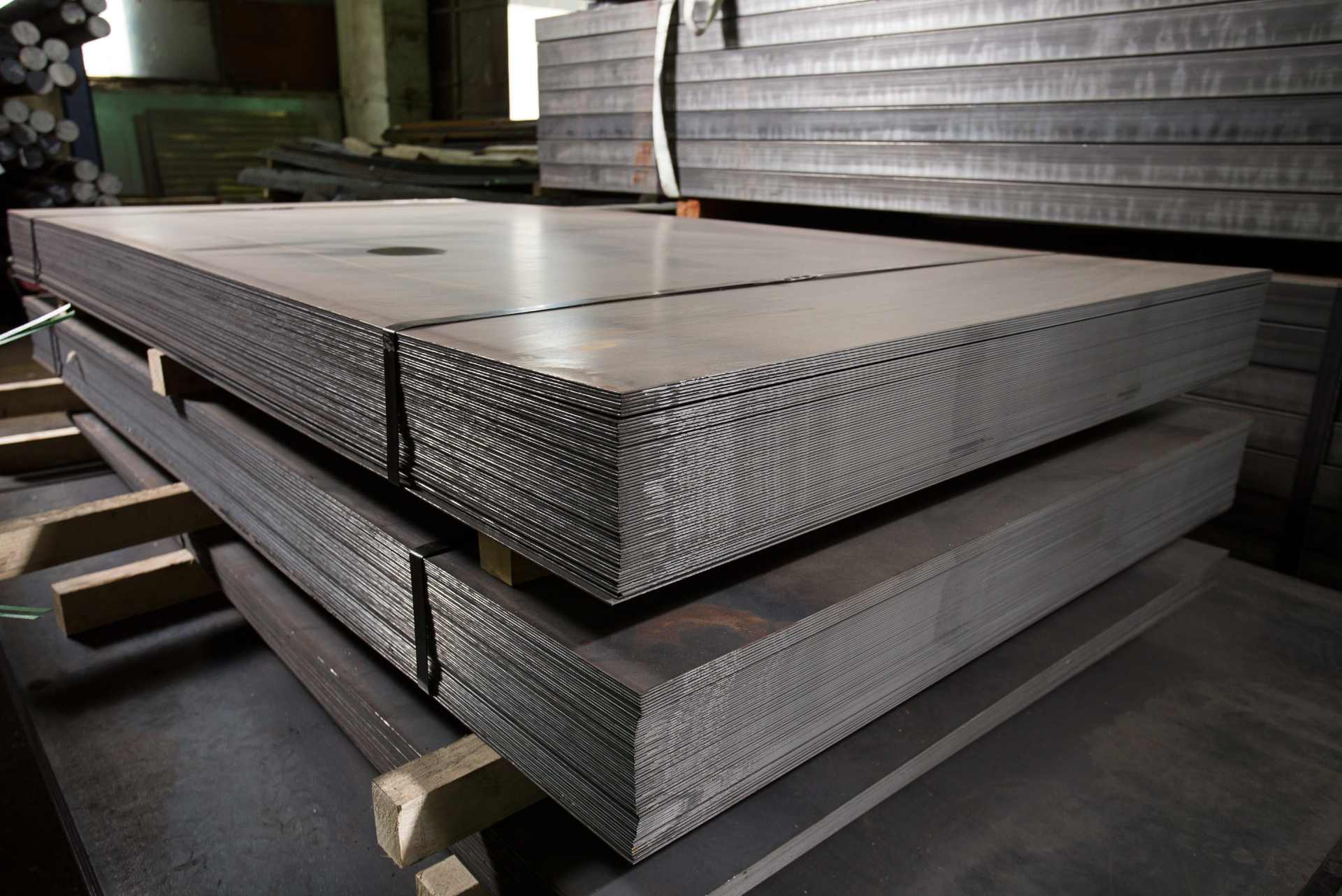 Sheets and plates-shri gurudev steel traders